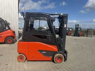 Chariot élévateur d'occasion LINDE E20PHL-02 ELEKTRO VIERRADFRONTSTAPLER (13070196)