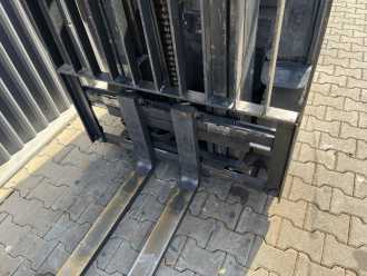 Chariot élévateur d'occasion LINDE E25-01 ELEKTRO VIERRADFRONTSTAPLER (13066517)