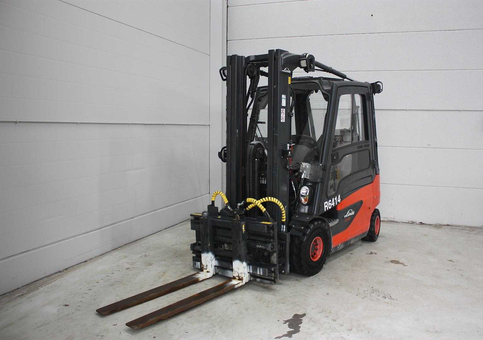 Chariot élévateur d'occasion LINDE E25-01 - GSSF 1200mm gafflar ELEKTRO VIERRADFRONTSTAPLER (12977524)