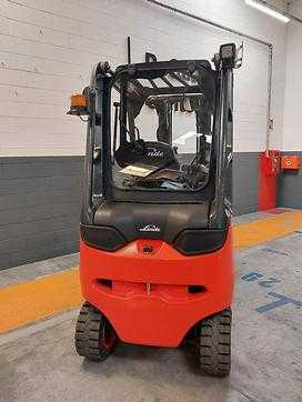 Chariot élévateur d'occasion LINDE E25/600 H ELEKTRO VIERRADFRONTSTAPLER (13063652)