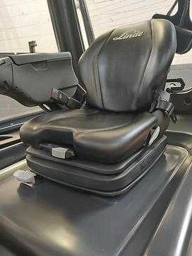 Chariot élévateur d'occasion LINDE E25 HL ELEKTRO VIERRADFRONTSTAPLER (13063606)