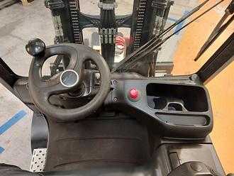Chariot élévateur d'occasion LINDE E25 L ELEKTRO VIERRADFRONTSTAPLER (13032489)