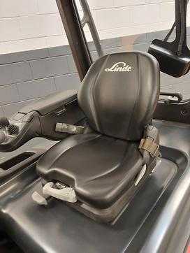 Chariot élévateur d'occasion LINDE E25 L ELEKTRO VIERRADFRONTSTAPLER (13032489)