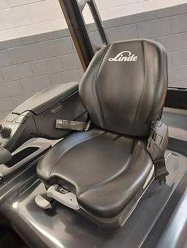 Chariot élévateur d'occasion LINDE E25 L ELEKTRO VIERRADFRONTSTAPLER (13032689)