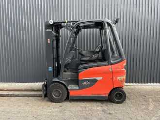 Chariot élévateur d'occasion LINDE E25H-01 ELEKTRO VIERRADFRONTSTAPLER (13065398)
