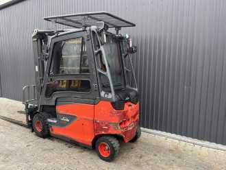 Chariot élévateur d'occasion LINDE E25HL-01/600 ELEKTRO VIERRADFRONTSTAPLER (13067029)