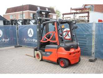 Chariot élévateur d'occasion LINDE E30-01 ELEKTRO VIERRADFRONTSTAPLER (13041375)