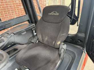 Chariot élévateur d'occasion LINDE E30-01 ELEKTRO VIERRADFRONTSTAPLER (13043306)