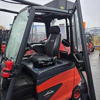 Chariot élévateur d'occasion LINDE E30-600HL ELEKTRO VIERRADFRONTSTAPLER (13074609)