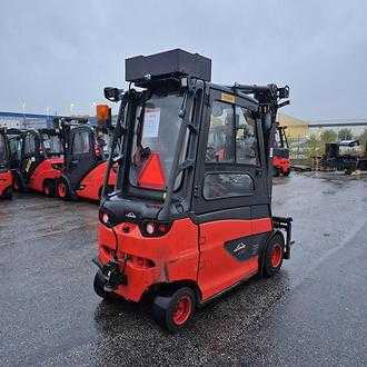 Chariot élévateur d'occasion LINDE E30 HL-600 ELEKTRO VIERRADFRONTSTAPLER (13074590)