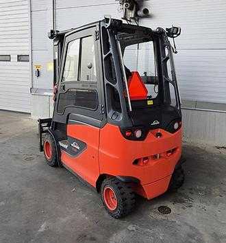 Chariot élévateur d'occasion LINDE E30H/600 - 387 ELEKTRO VIERRADFRONTSTAPLER (13075000)