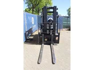 Chariot élévateur d'occasion LINDE E30L-01 ELEKTRO VIERRADFRONTSTAPLER (13041392)