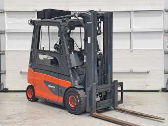 Chariot élévateur d'occasion LINDE E30L-01 ELEKTRO VIERRADFRONTSTAPLER (13058577)