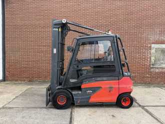 Chariot élévateur d'occasion LINDE E30L-01 ELEKTRO VIERRADFRONTSTAPLER (13072019)