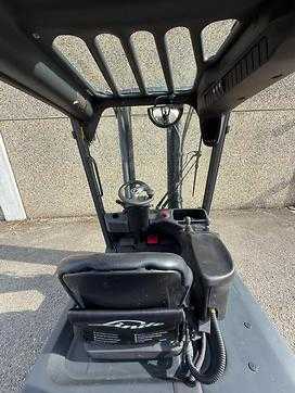 Chariot élévateur d'occasion LINDE E30L 387 ELEKTRO VIERRADFRONTSTAPLER (13053592)