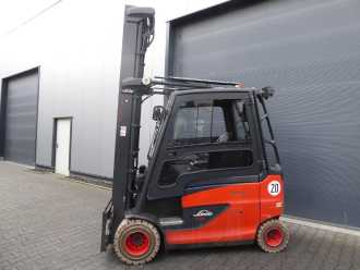 Chariot élévateur d'occasion LINDE E35HL-01 ELEKTRO VIERRADFRONTSTAPLER (12926115)