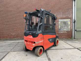 Chariot élévateur d'occasion LINDE E35HL-01 ELEKTRO VIERRADFRONTSTAPLER (13072018)