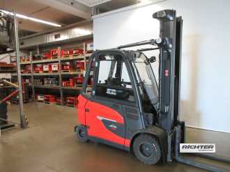 Chariot élévateur d'occasion LINDE E35HL ELEKTRO VIERRADFRONTSTAPLER (12874302) backdrop