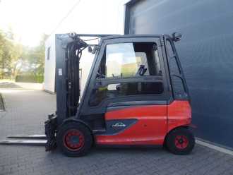 Chariot élévateur d'occasion LINDE E45HL-01/600 ELEKTRO VIERRADFRONTSTAPLER (13073828)
