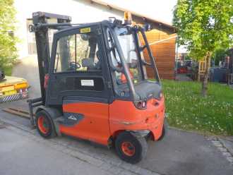 Chariot élévateur d'occasion LINDE E50HL-01/600 ELEKTRO VIERRADFRONTSTAPLER (13040752)