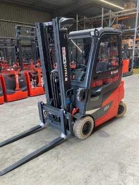 Chariot élévateur d'occasion LINDE EG16P ELEKTRO VIERRADFRONTSTAPLER (13056710) backdrop