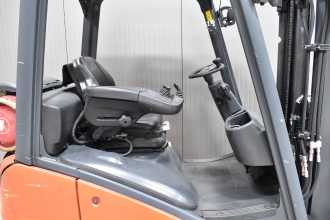 Chariot élévateur d'occasion LINDE H 16 T - 01 /58479/ GAS VIERRADFRONTSTAPLER (13069537)