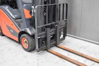 Chariot élévateur d'occasion LINDE H 16 T - 01 /58479/ GAS VIERRADFRONTSTAPLER (13069537)