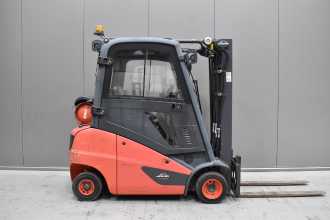 Chariot élévateur d'occasion LINDE H 16 T - 01 /58481/ GAS VIERRADFRONTSTAPLER (13069524)