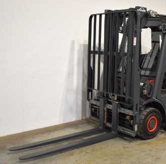 Chariot élévateur d'occasion LINDE H 20/600 D EVO 392-02 DIESEL VIERRADFRONTSTAPLER (12870133)