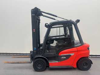 Chariot élévateur d'occasion LINDE H 25 D-01 DIESEL VIERRADFRONTSTAPLER (13071657)