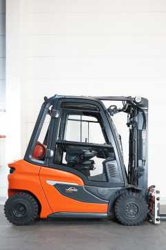 Chariot élévateur d'occasion LINDE H 25 T 1202-01 GAS VIERRADFRONTSTAPLER (13066257)