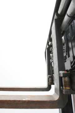 Chariot élévateur d'occasion LINDE H 25 T 1202 GAS VIERRADFRONTSTAPLER (13044077)