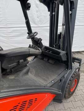Chariot élévateur d'occasion LINDE H 30 D DIESEL VIERRADFRONTSTAPLER (13036686)