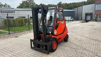 Chariot élévateur d'occasion LINDE H 30 T GAS VIERRADFRONTSTAPLER (13075558)