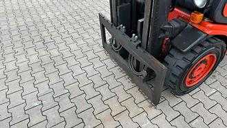 Chariot élévateur d'occasion LINDE H 30 T GAS VIERRADFRONTSTAPLER (13075558)