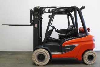 Chariot élévateur d'occasion LINDE H 30 T 1202 GAS VIERRADFRONTSTAPLER (12778065)