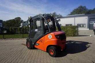Chariot élévateur d'occasion LINDE H 30D-02 - Nur 2.417 Stunden - Triplex DIESEL VIERRADFRONTSTAPLER (13070651)