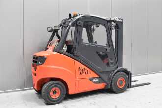 Chariot élévateur d'occasion LINDE H 35 T - 02 /57579/ GAS VIERRADFRONTSTAPLER (13035958)