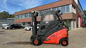 Chariot élévateur d'occasion LINDE H 35 T-02 GAS VIERRADFRONTSTAPLER (13073736)