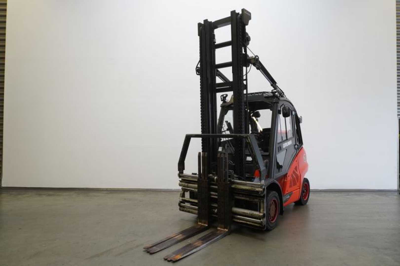 Chariot élévateur d'occasion LINDE H 40 T EVO 394-02 GAS VIERRADFRONTSTAPLER (13048998)