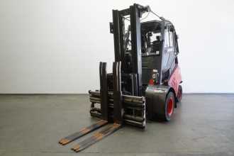 Chariot élévateur d'occasion LINDE H 50 T EVO 394-02 GAS VIERRADFRONTSTAPLER (13056391) backdrop