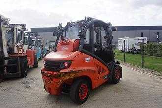 Chariot élévateur d'occasion LINDE H 50T-02/600 - Triplex GAS VIERRADFRONTSTAPLER (13068729)