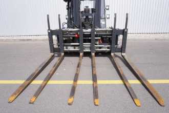 Chariot élévateur d'occasion LINDE H 80 T/900 EVO 396-03 GAS VIERRADFRONTSTAPLER (13043712)