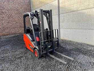 Chariot élévateur d'occasion LINDE H16T-01 GAS VIERRADFRONTSTAPLER (13071507)