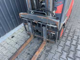 Chariot élévateur d'occasion LINDE H16T-01 GAS VIERRADFRONTSTAPLER (13072000)