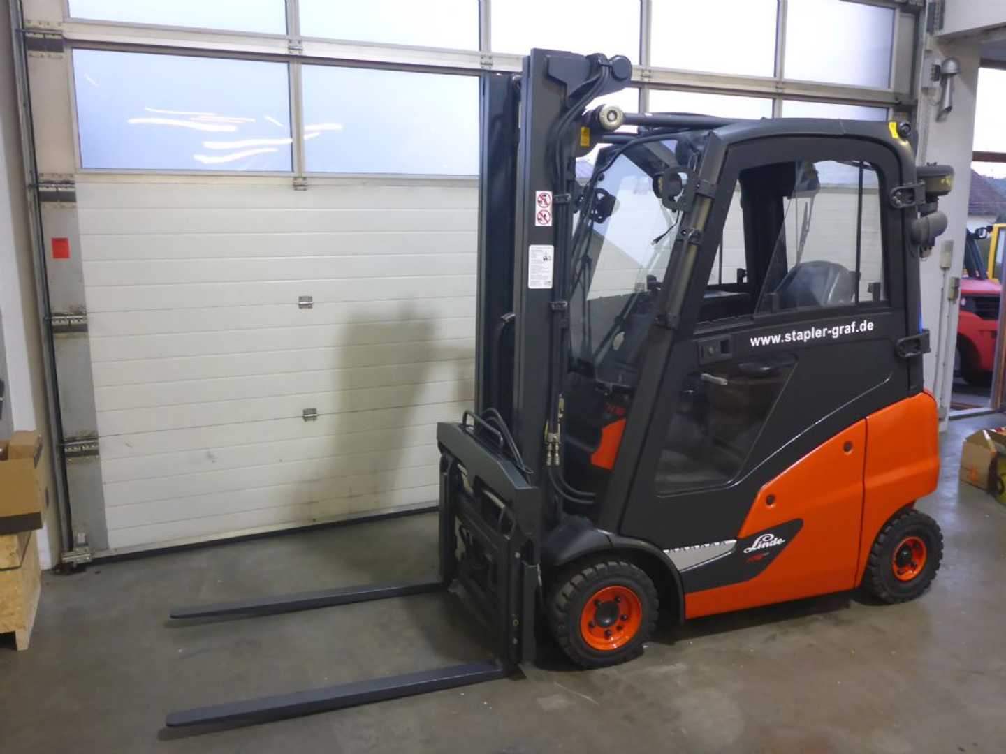 Chariot élévateur d'occasion LINDE H16T GAS VIERRADFRONTSTAPLER (13037360)
