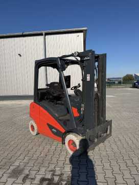 Chariot élévateur d'occasion LINDE H18T-02 GAS VIERRADFRONTSTAPLER (13074419)