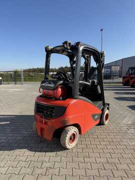 Chariot élévateur d'occasion LINDE H18T-02 GAS VIERRADFRONTSTAPLER (13074419)