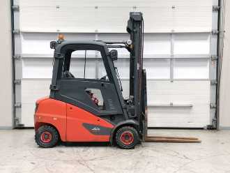 Chariot élévateur d'occasion LINDE H20D-01 DIESEL VIERRADFRONTSTAPLER (12864858)
