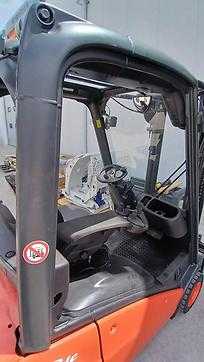 Chariot élévateur d'occasion LINDE H20D-01 DIESEL VIERRADFRONTSTAPLER (13001370)